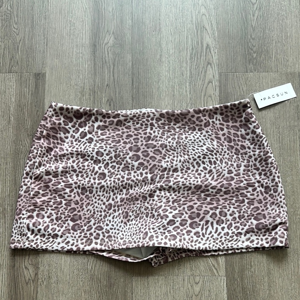 La Hearts Leopard Print Skort